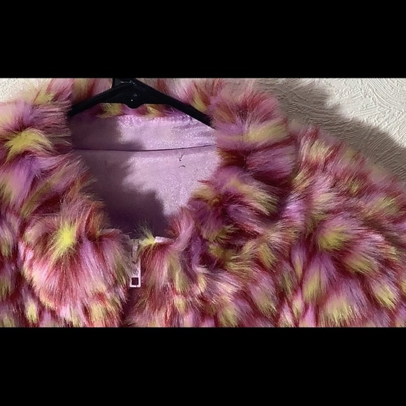 New without Tag - Sz S / M - Pink yellow purple dotted Cropped faux Fur Jacket - Picture 2 of 7